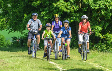 Familie-auf-Radtour